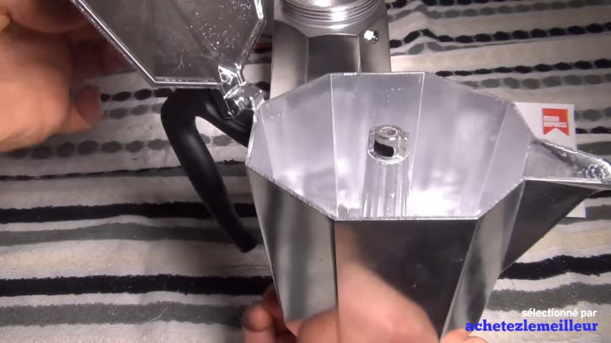 Bialetti-Moka-Express-Image-4