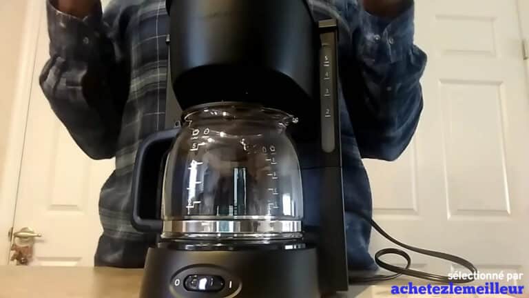 AmazonBasics MA D03A