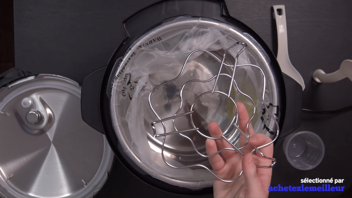 Instant-Pot-Lux-6-in-1-6-Qt-Image-2
