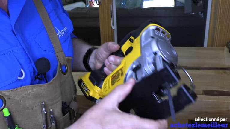Dewalt DCS331B - Scie sauteuse