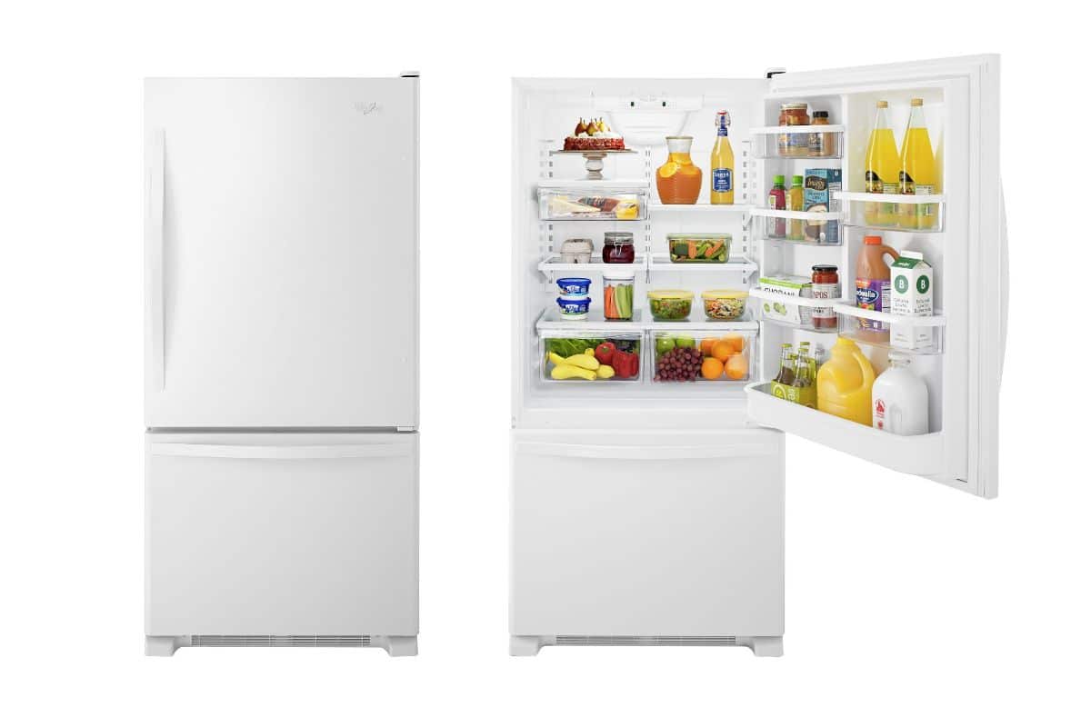 Réfrigérateur congélateur en bas, éclairage DEL 21,9 pi³ 33 po de Whirlpool (WRB322DMBW) - Blanc