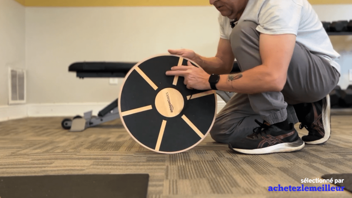 Amazon-Basics-Wood-Wobble-Demo-4