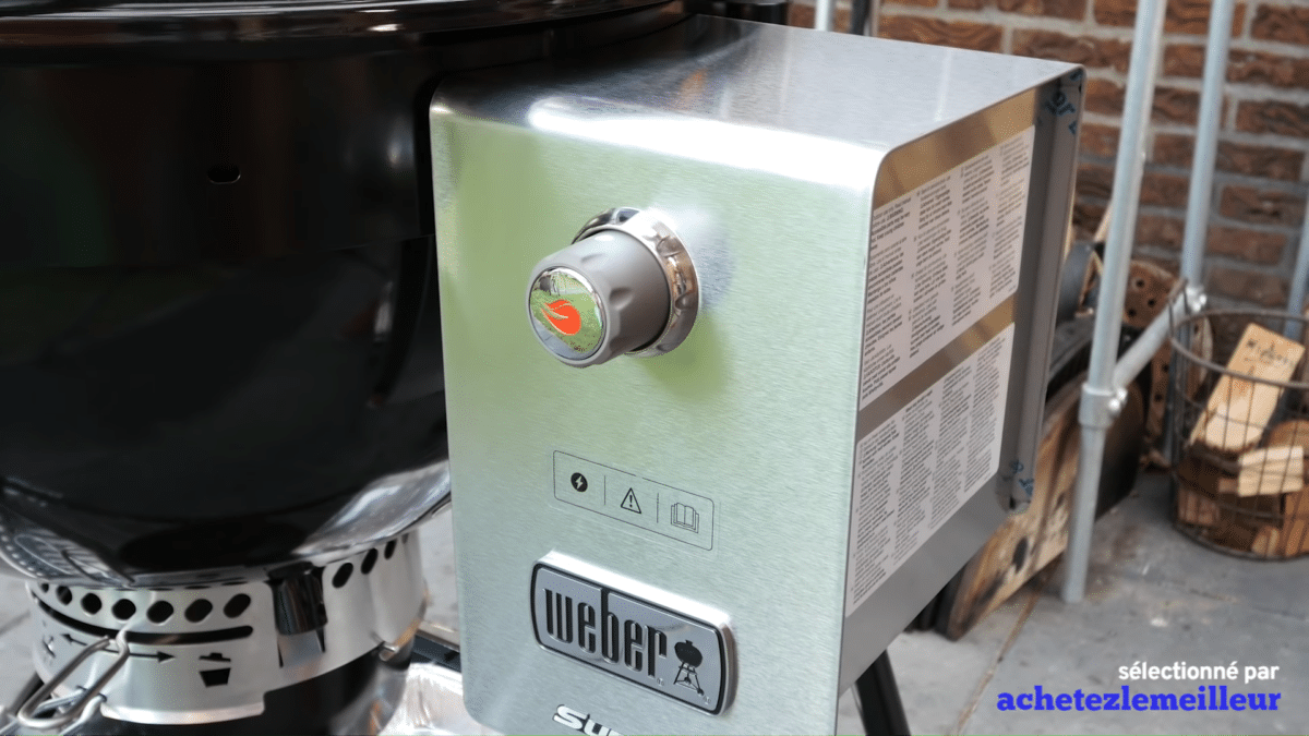 Weber-Summit-Kamado-E6-Demo-3
