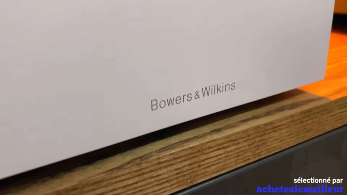 Bowers & Wilkins 606 S2