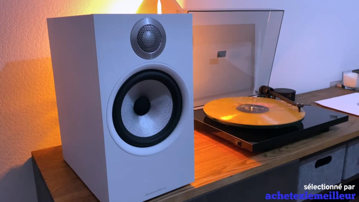 Bowers & Wilkins 606-S2