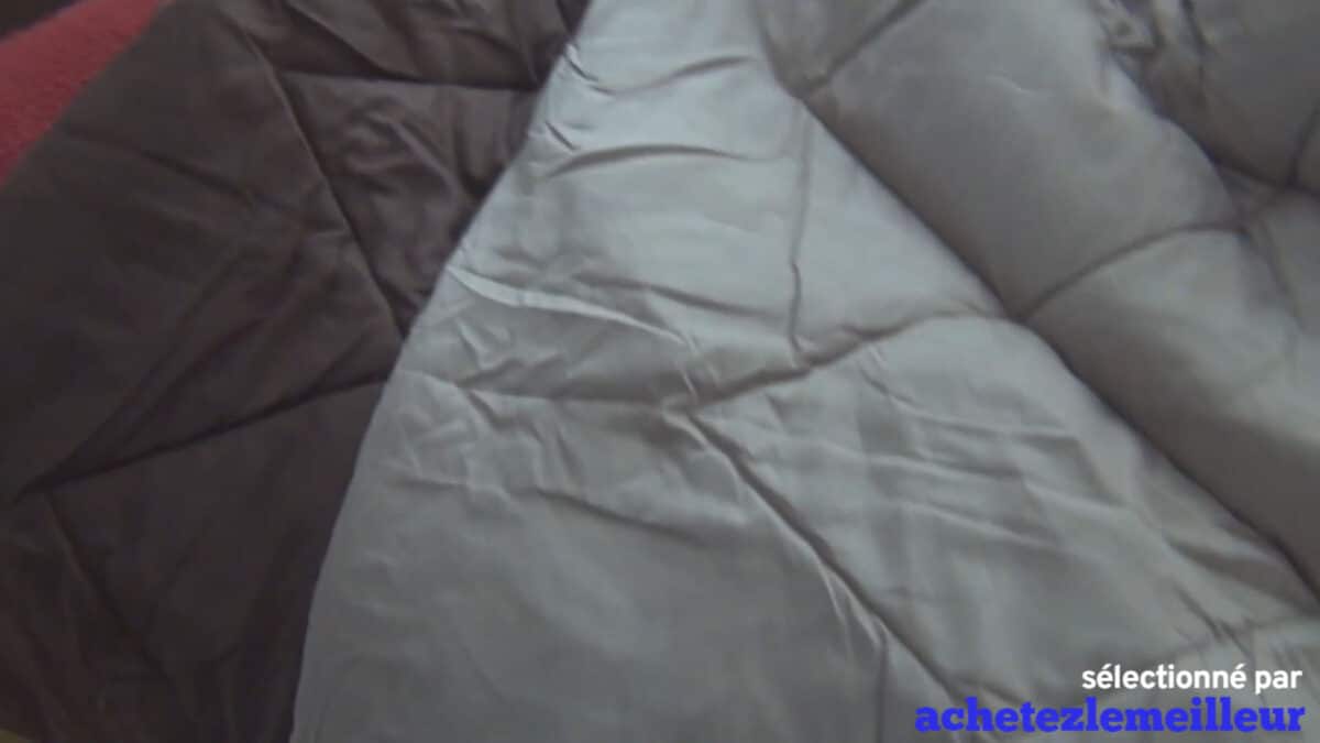 couette-réversible - AmazonBasics