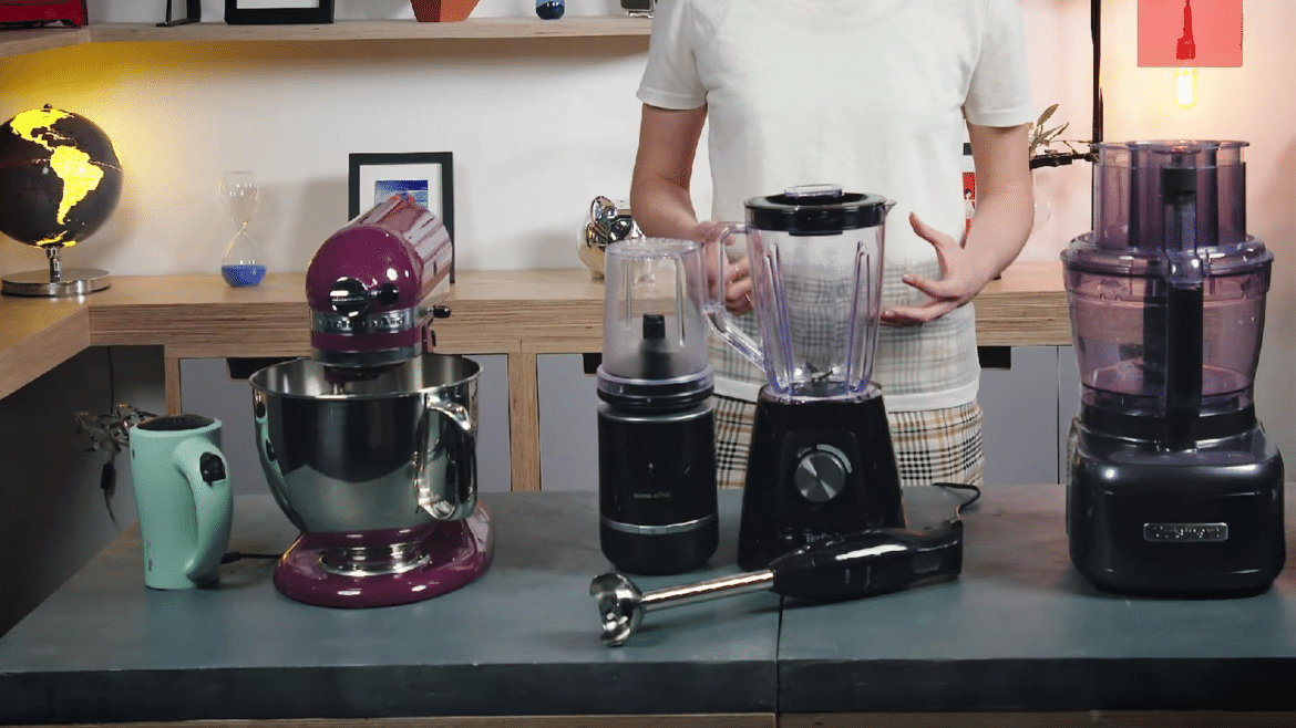 batteur sur socle vs robot culinaire