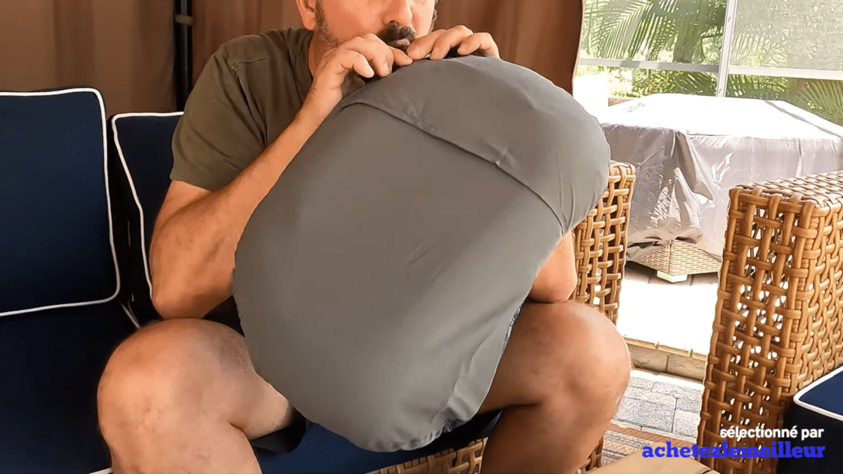 Therm-a-Rest-en-duvet-Air-Head-Demo-3