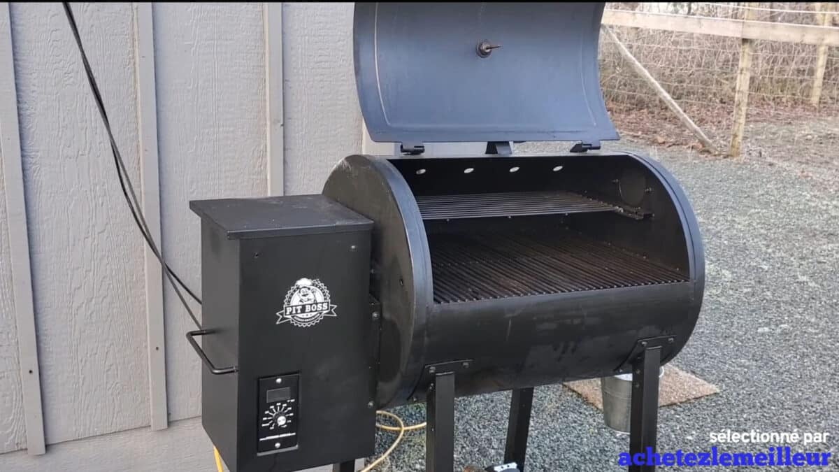 Pit Boss 700FB