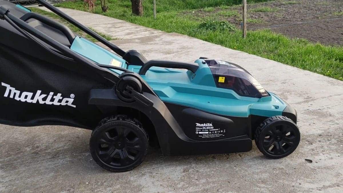 Makita DLM330Z - test achetezlemeilleur
