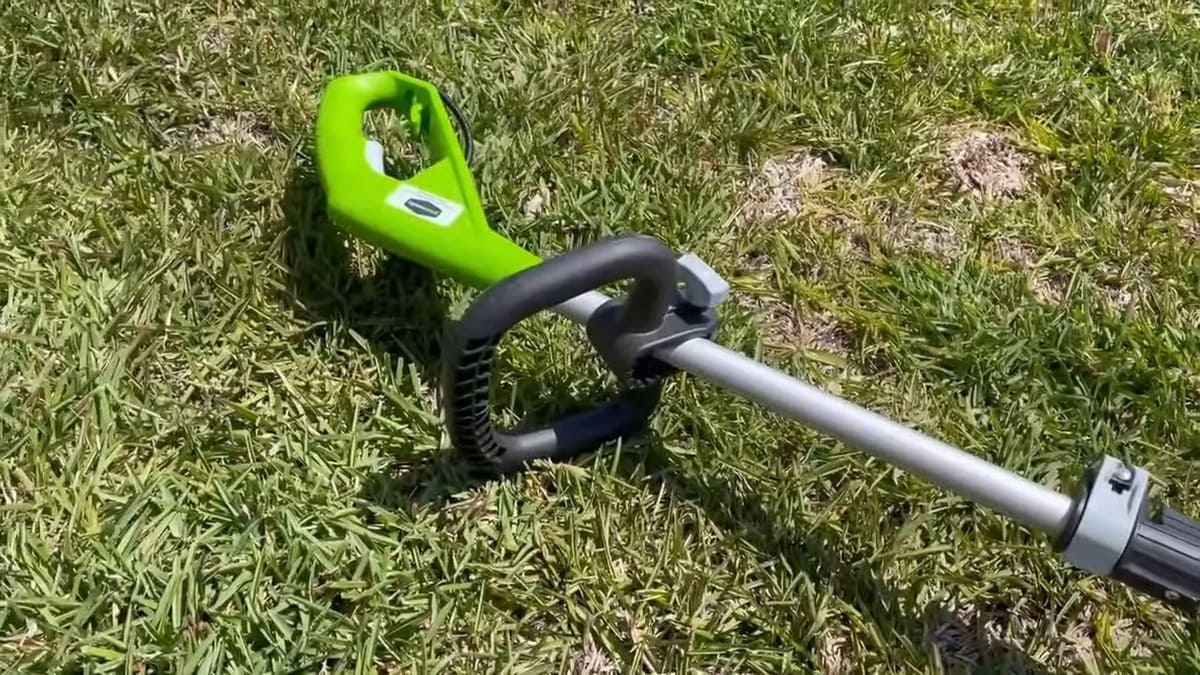 Greenworks filaire 15 pouces 21272 - test achetezlemeilleur