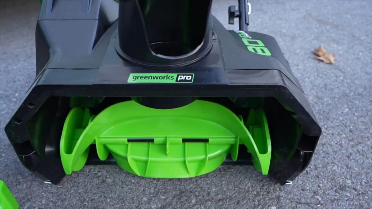 Greenworks Pro 2601302 Souffleuse à neige sans fil - test achetezlemeilleur