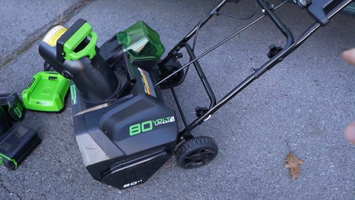 Greenworks Pro 2601302 Souffleuse à neige sans fil - test achetezlemeilleur