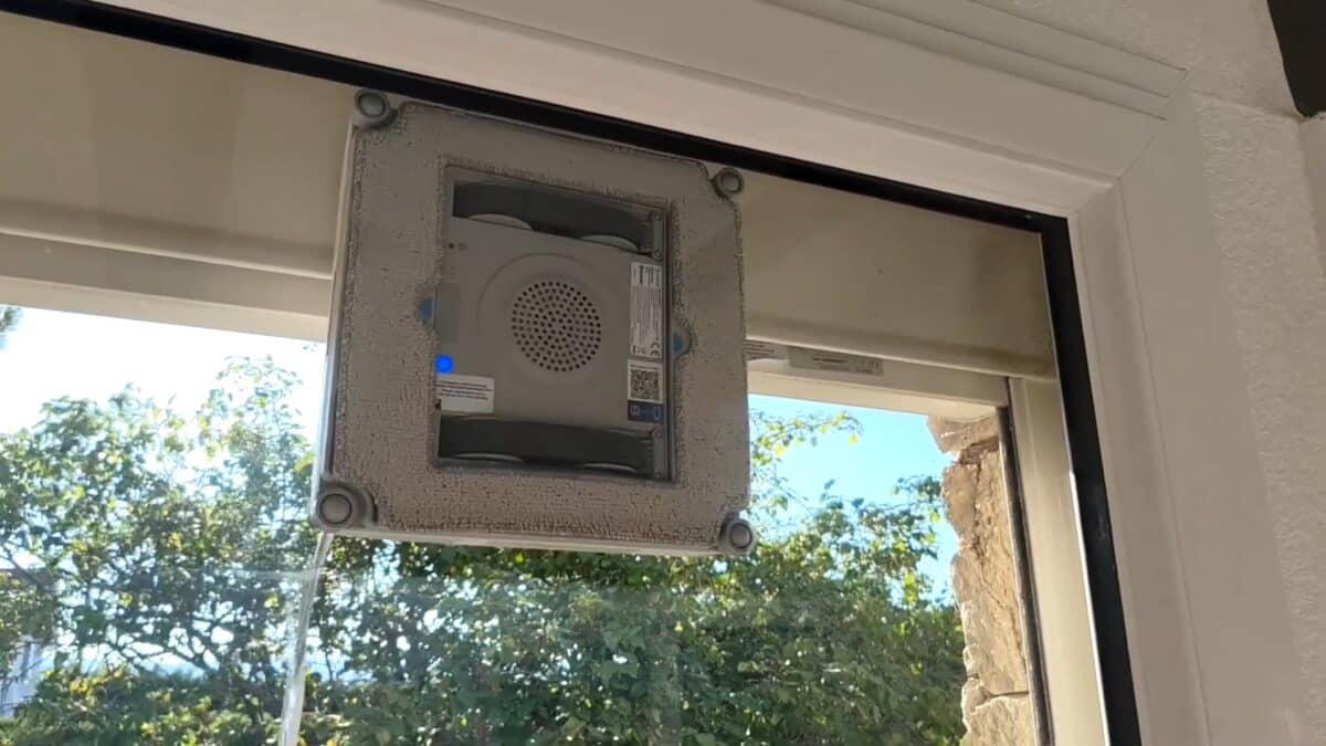 robot lave vitre ecovacs winbot mini - test achetezlemeilleur